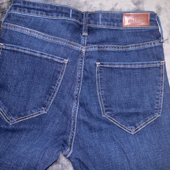 6R Hollister Jeans - Picture 4 of 5